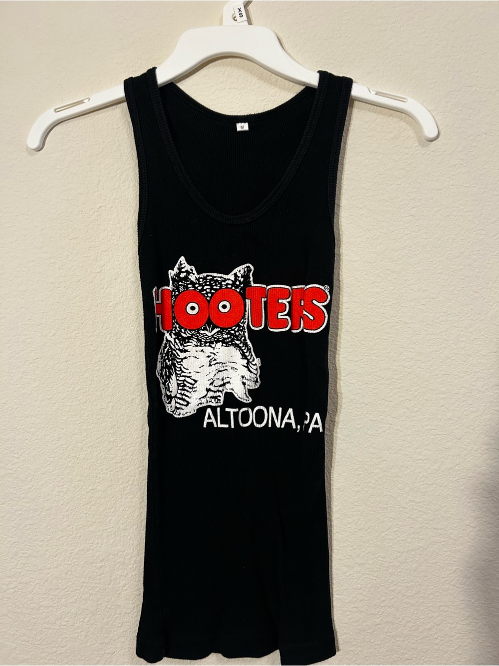 Hooters Black Logo Tank Top - Red & White Graphic